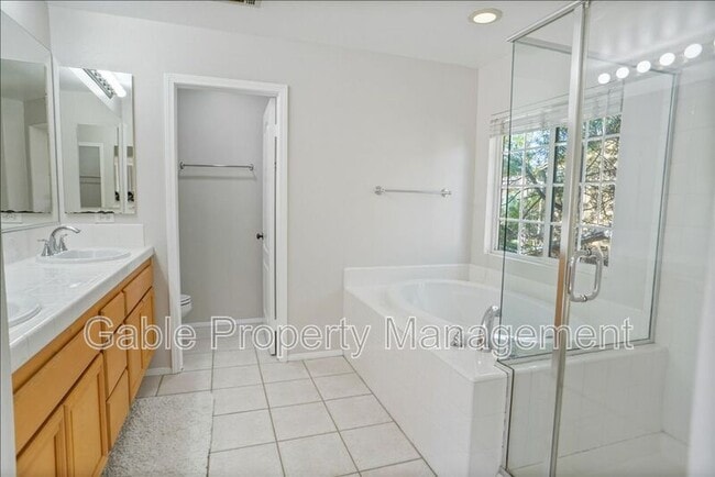 Building Photo - 27210 Valderrama Dr