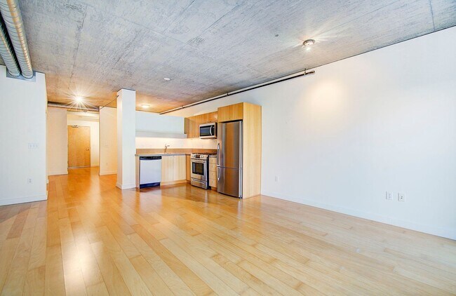 Building Photo - THE CIVIC IN GOOSE HOLLOW STUDIO BEDROOM CONDO!