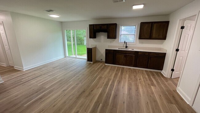 Building Photo - 3 Bedroom • 2 Bath • $1,450/mo
