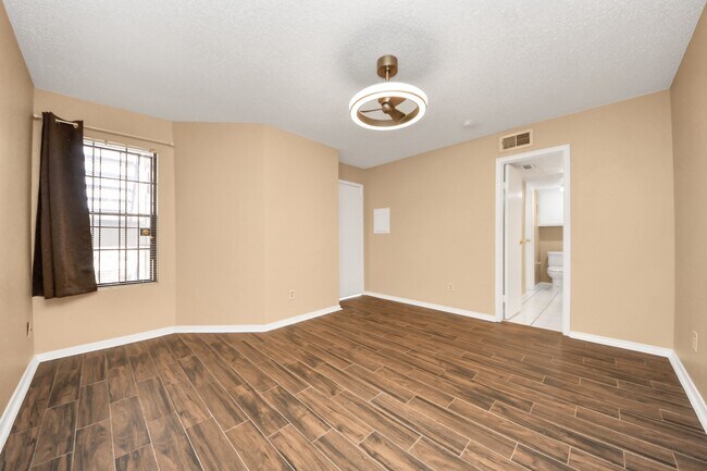 Building Photo - 2750 Holly Hall St