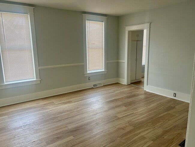 dining room - 208 N Normal St