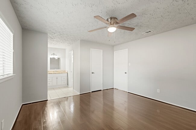 Building Photo - 24030 Silversmith Ln