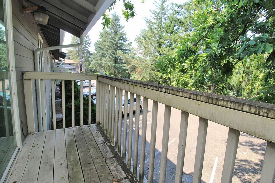 Building Photo - 5704 SW Beaverton Hillsdale Hwy