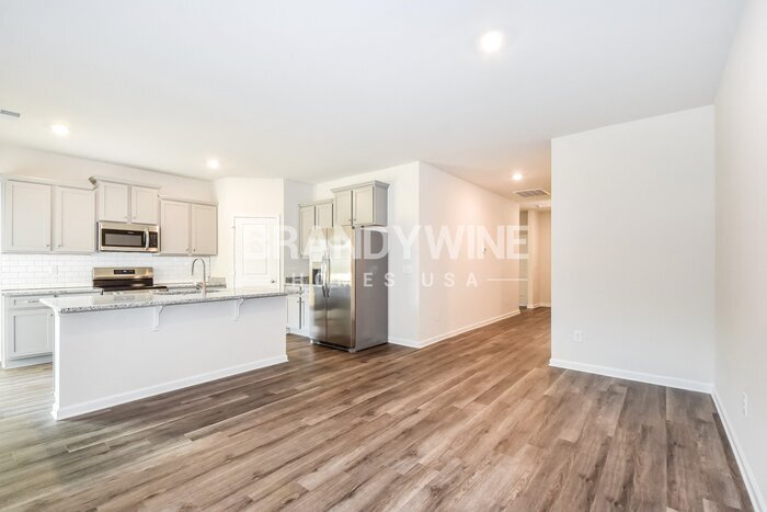 Building Photo - 645 Patmore Dr