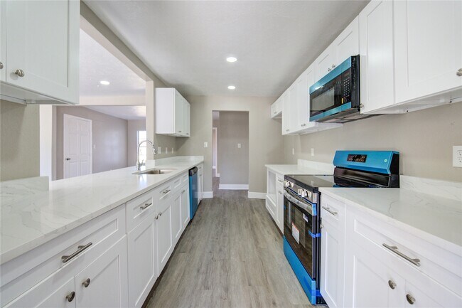 Building Photo - 3020 2nd Ave N