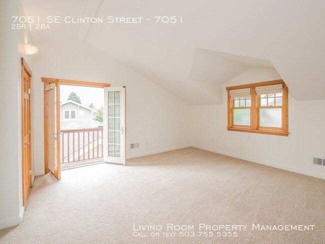 Building Photo - 7051 SE Clinton St