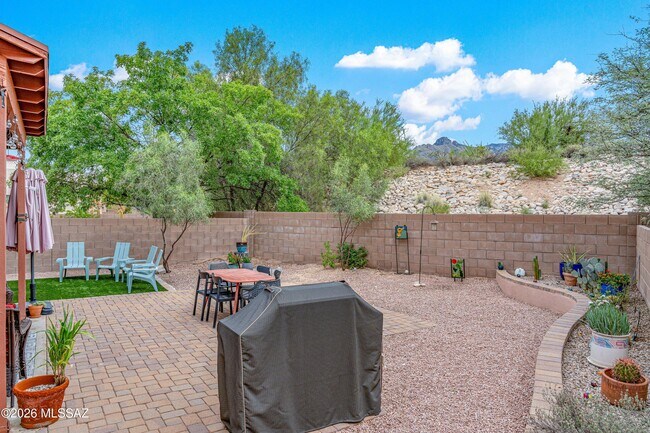 Building Photo - 6486 N Sun Bluff Dr