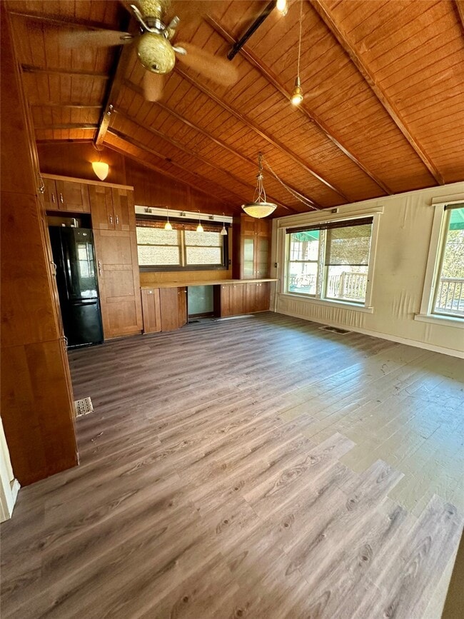 Building Photo - 354 2nd St