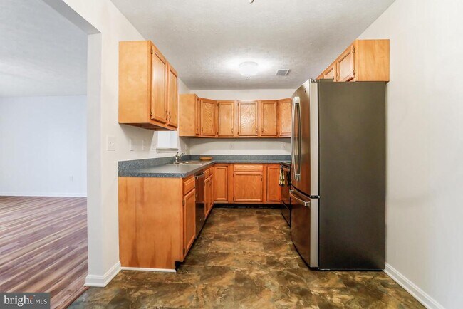 Building Photo - 145 Hailey Ln