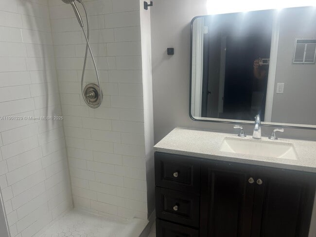 Building Photo - 438 NE 210th Cir Terrace