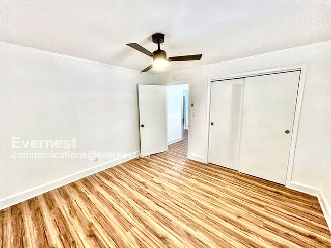 Building Photo - 1391 N Druid Hills Rd NE