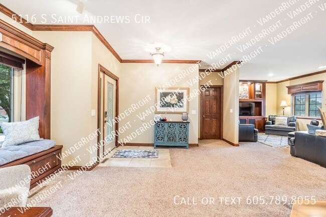 Building Photo - 5116 S St Andrews Cir