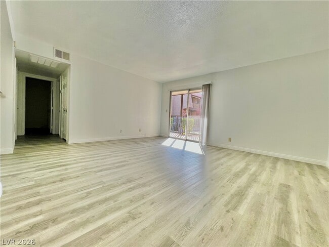 Building Photo - 4380 Sandy River Dr