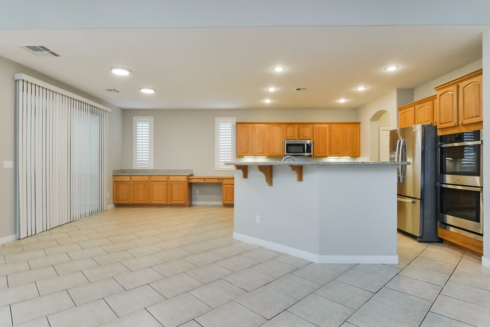 Building Photo - 868 Bussora Rose Dr