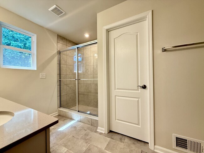 Building Photo - 2809 Willow Ct