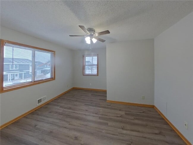 Building Photo - 2144 Sherwood Ave