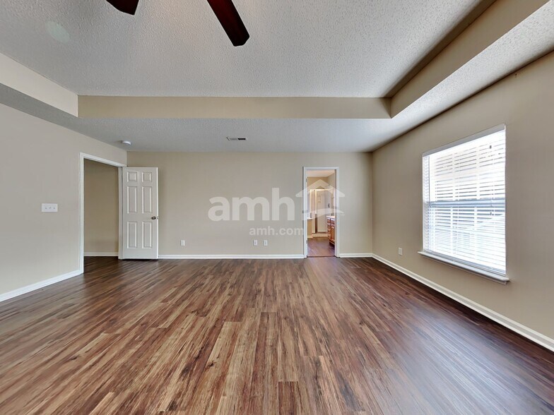Building Photo - 5100 Morrow Ln