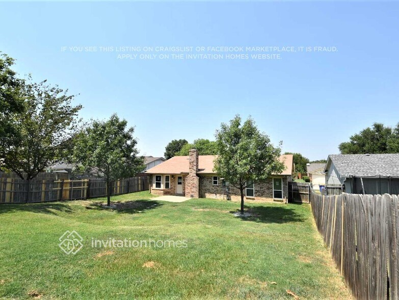 Building Photo - 6476 Green Ridge Dr