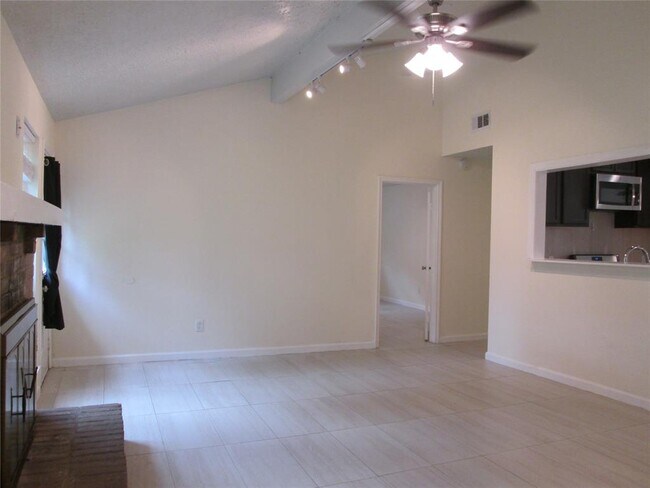 Building Photo - 66 Ranch House Loop