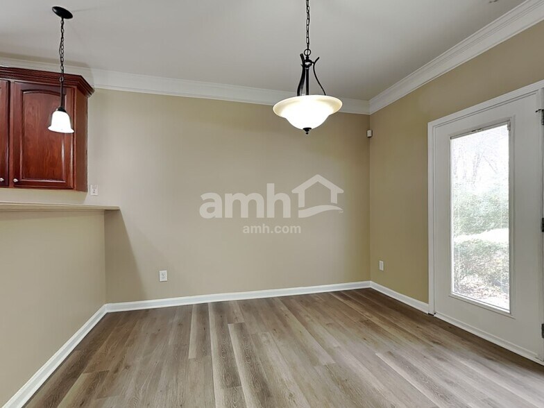 Building Photo - 6859 Coopers Hawk Trl