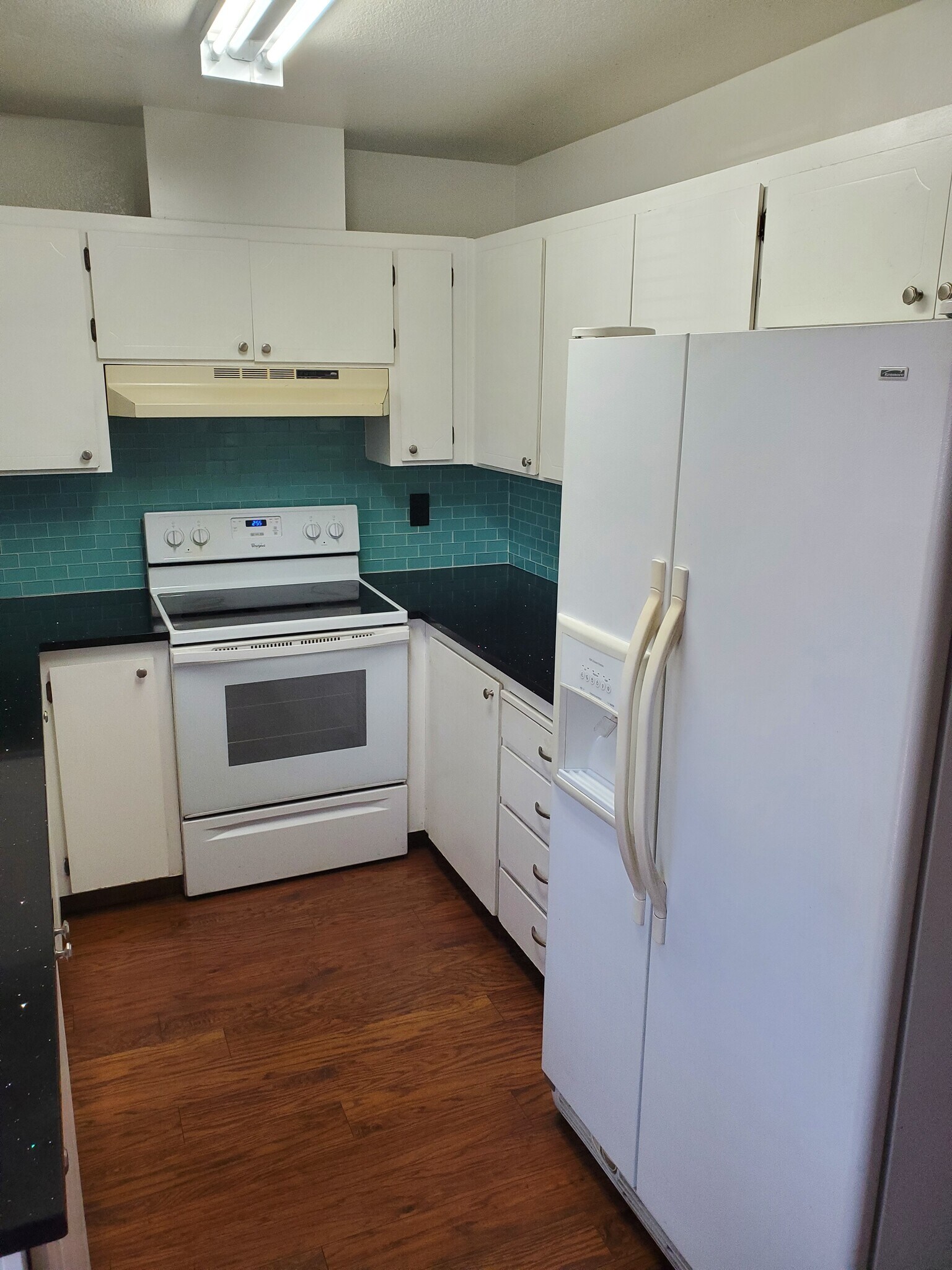 Comes with Oven/Stove, Fridge, & Dishwasher. - 1710 Oldfield Way