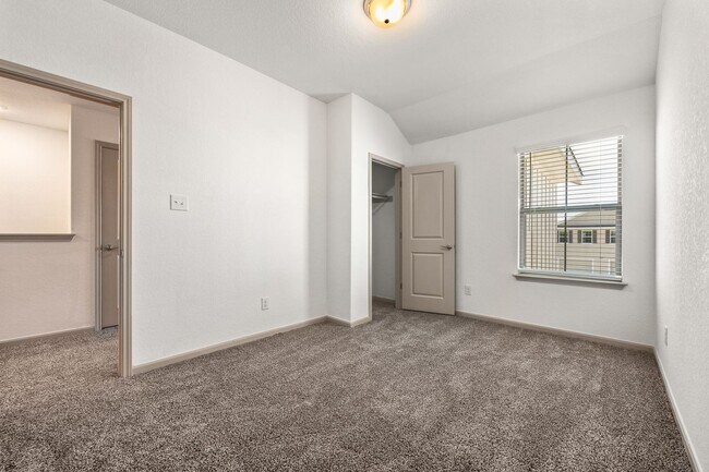 Building Photo - 7518 Gramercy Wy