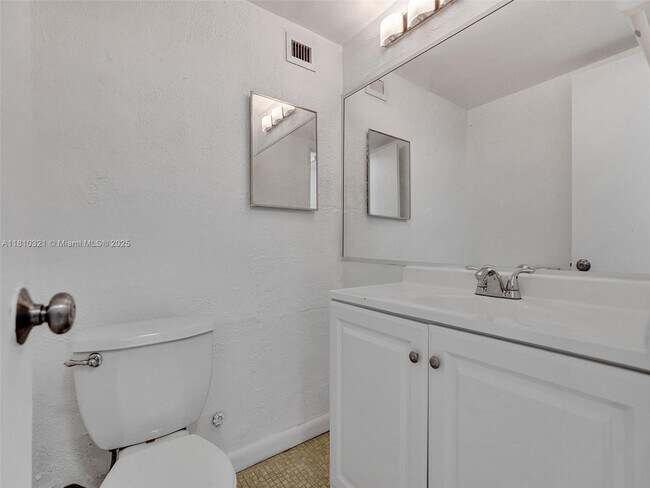 Building Photo - 8233 Harding Ave