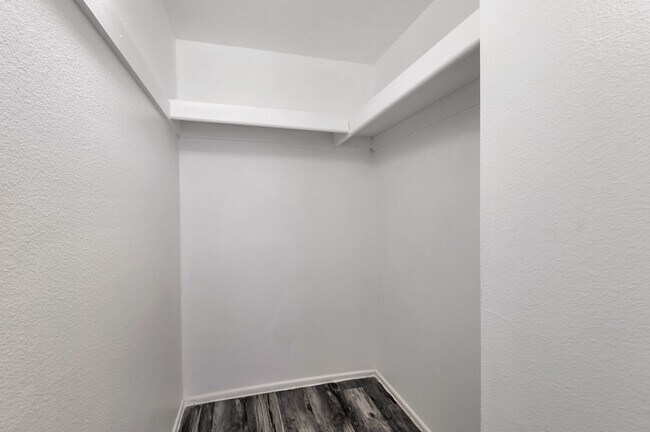 Primary Photo - *End mgmt 07.05.2025* Sheraton Arms Apartm...