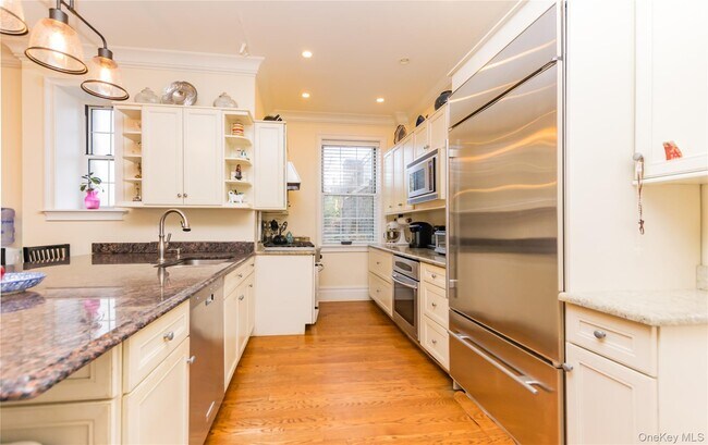 Building Photo - 3902 Manhattan College Pkwy