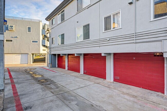 Building Photo - 2612 Bayside Ln