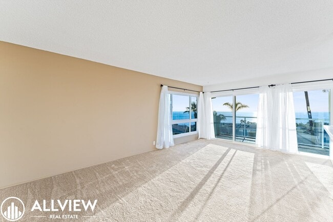 Building Photo - Stunning Ocean Views! 1 Bedroom Condo Avai...