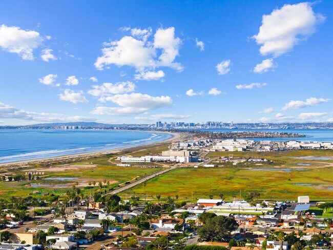 Building Photo - 436 Date Ave