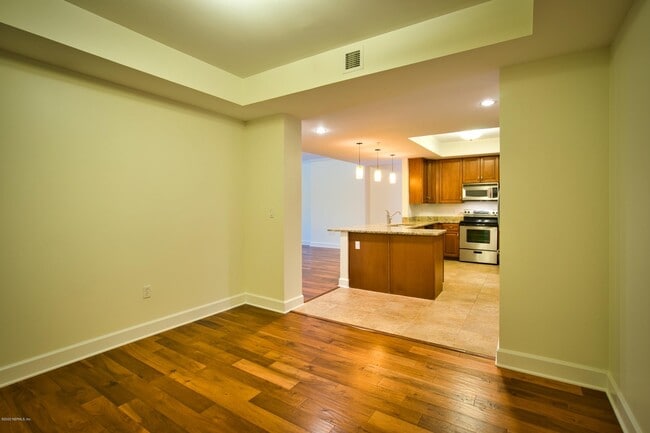 Building Photo - 525 3rd St N