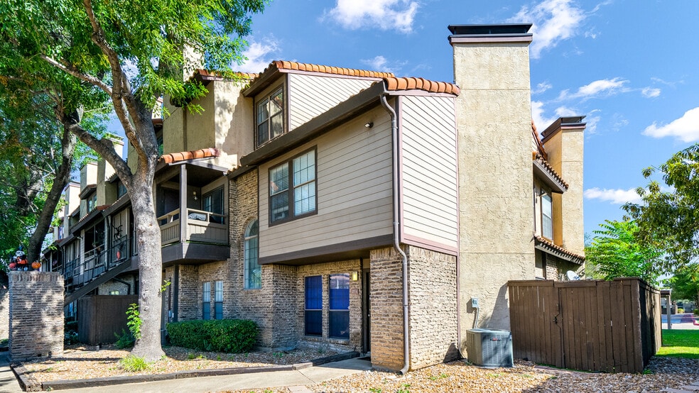 Building Photo - 5757 E University Blvd