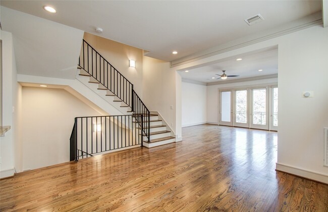 Building Photo - 1808 Ridgewood St