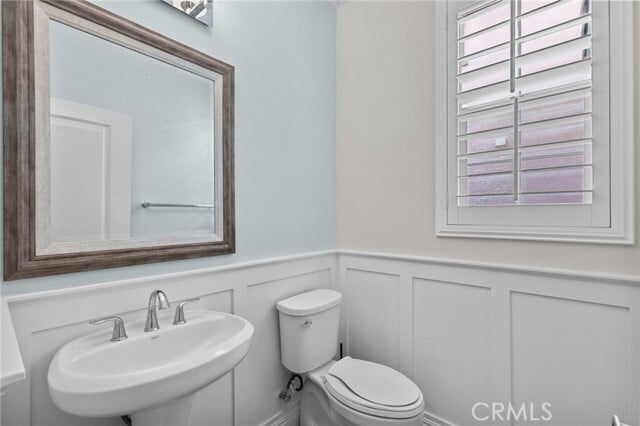 Building Photo - 33 Gamella