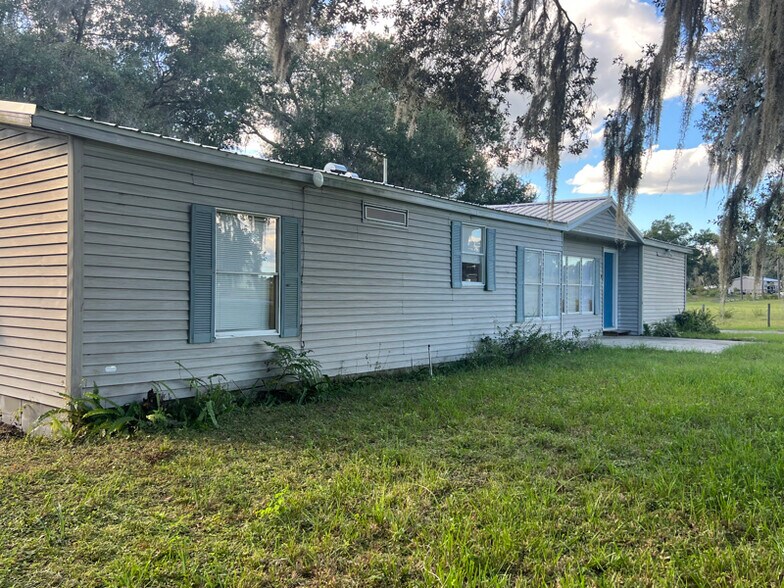Building Photo - 10529 South Bay Lake Rd