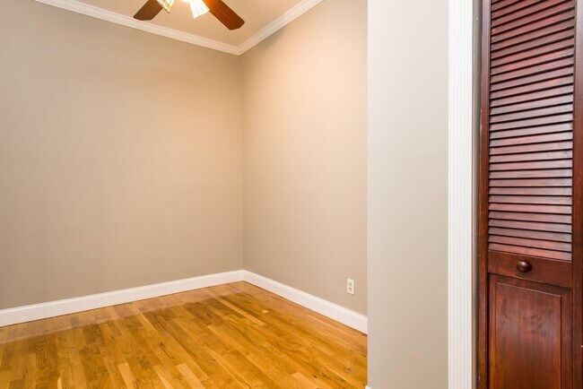 Building Photo - 605 1st St