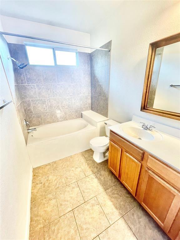 Building Photo - 2419 Allred Dr