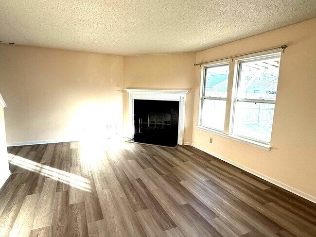 Building Photo - 11835 Buck Creek Cir