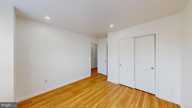 Building Photo - 527 Sparkleberry Terrace NE