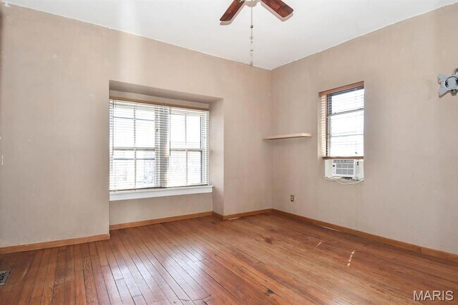 Building Photo - 2350 S 10th St