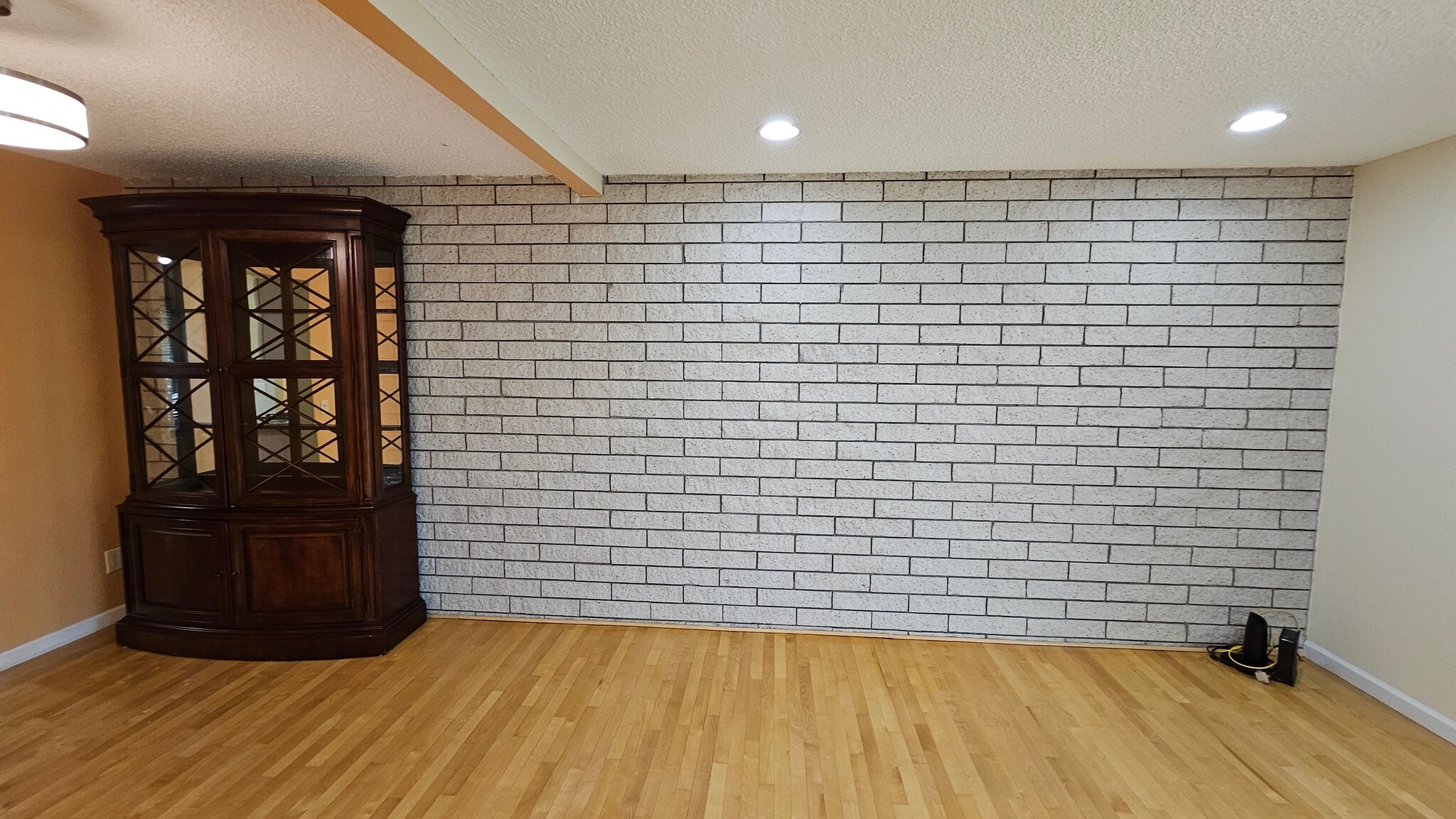 Great room 1 - 539 French Rd