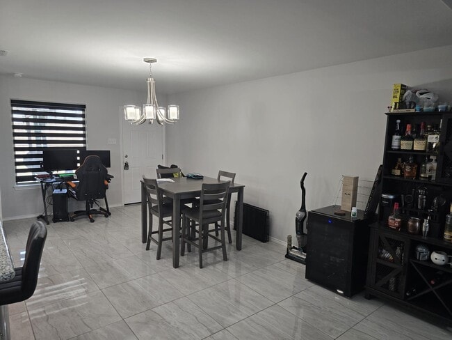 Building Photo - 5807 Seminario Ln