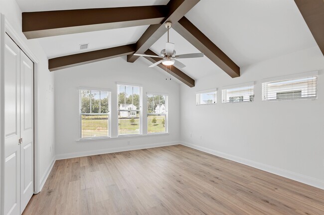 Building Photo - 5643 Fletcher Oaks Dr