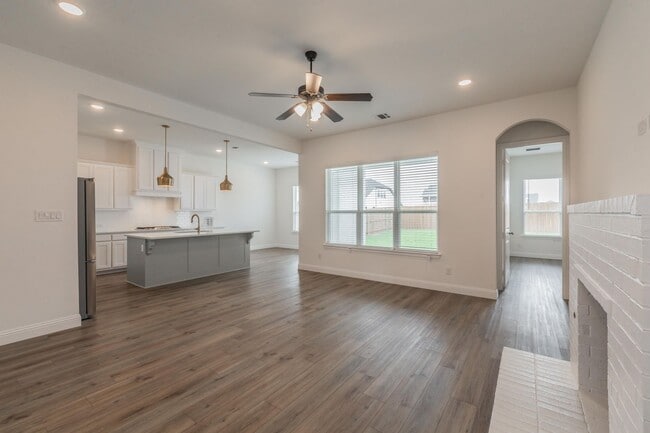 Building Photo - COMING SOON ALEDO ISD!!