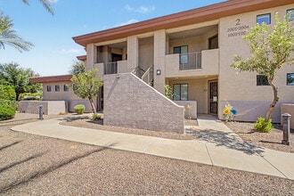 Building Photo - 3332 S Gilbert Rd