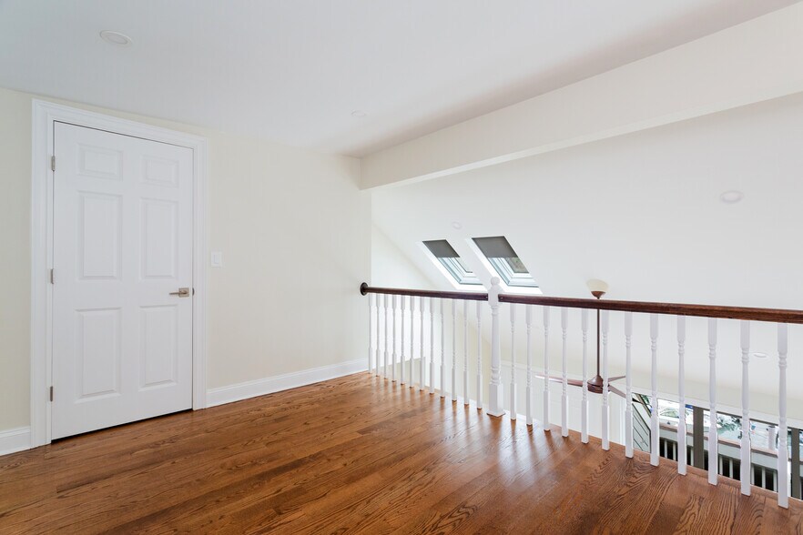 Loft - 15 River Rd