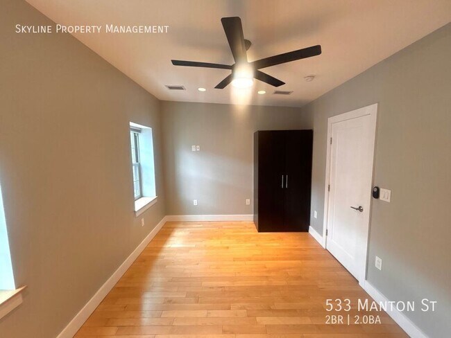 Building Photo - 533 Manton St