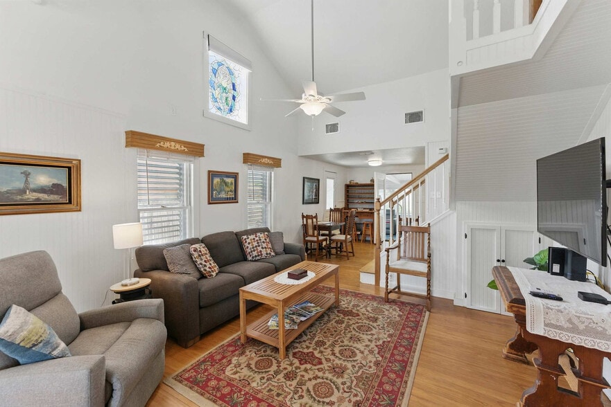 Building Photo - 175 Fredericksburg Rd